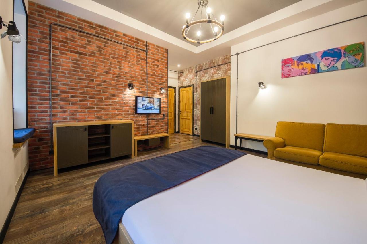 Self Check-In Apartments Near Landscape Alley Kiev Exterior foto